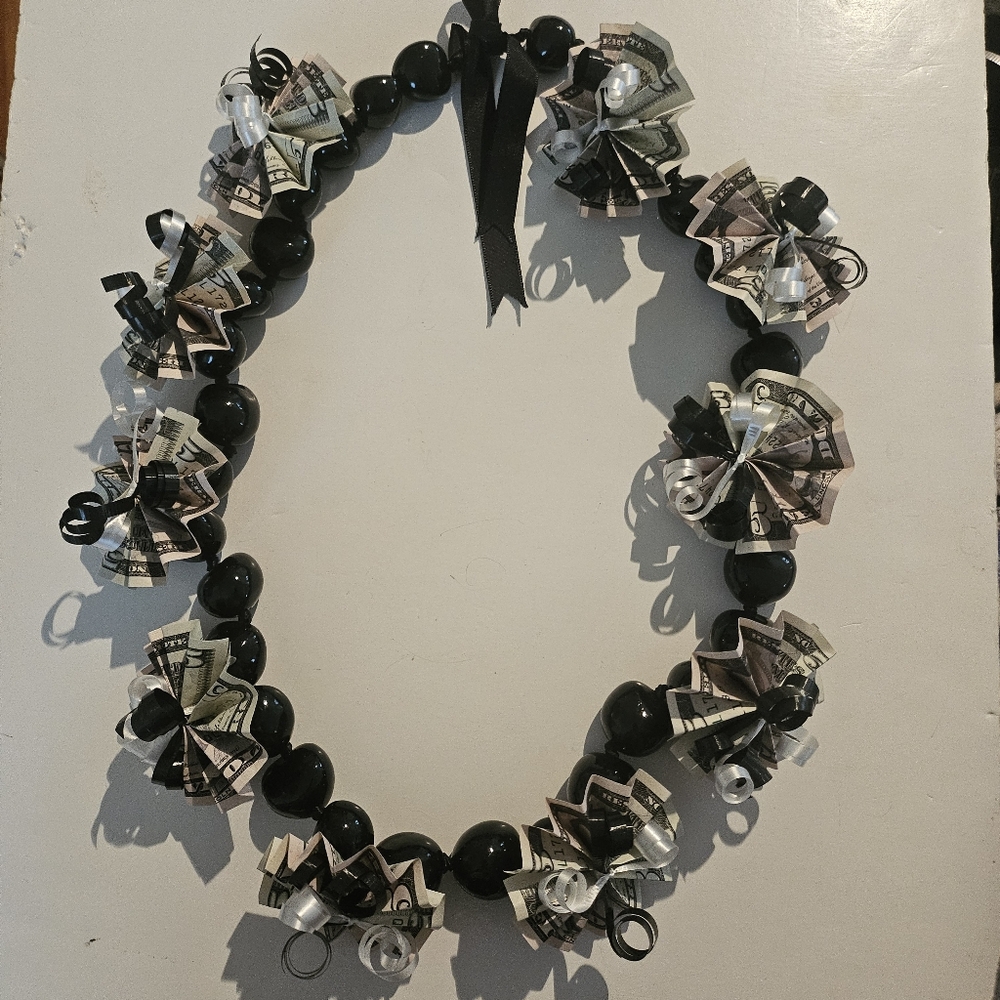 Custom Money Kukui Nut Lei for any occasion With 5s